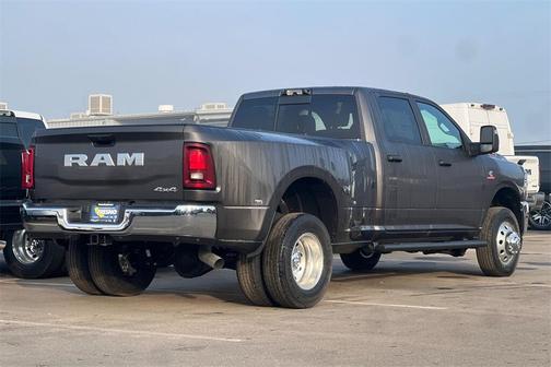 2026 RAM 3500 3500 Tradesman Crew Cab 4x4 8' Box