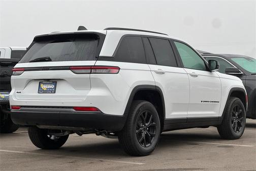 2026 Jeep Grand Cherokee Altitude