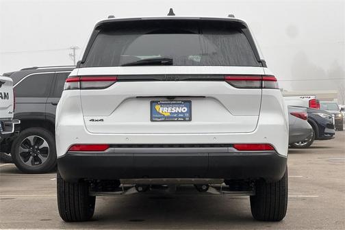 2026 Jeep Grand Cherokee Altitude