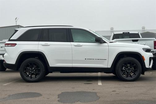 2026 Jeep Grand Cherokee Altitude