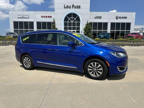2020 Chrysler Pacifica Touring-L Plus