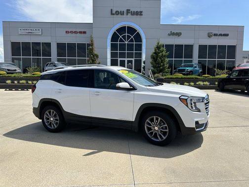 2023 GMC Terrain SLT