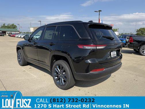 Diamond Black Crystal Pearlcoat 2026 Jeep Grand Cherokee 85th Anniversary Edition