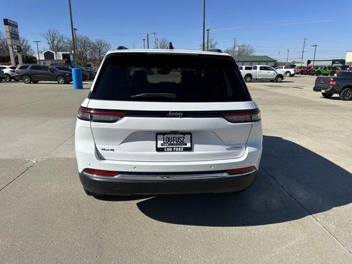 2023 Jeep Grand Cherokee Laredo