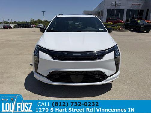 Bright White Clearcoat 2027 Chrysler Pacifica Limited