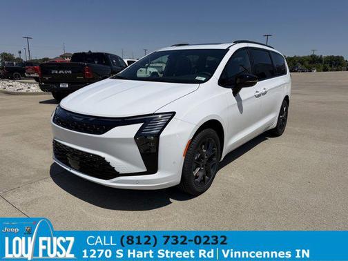 Bright White Clearcoat 2027 Chrysler Pacifica Limited