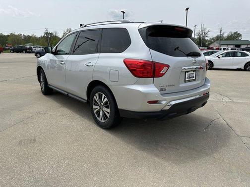 2020 Nissan Pathfinder SL 2WD