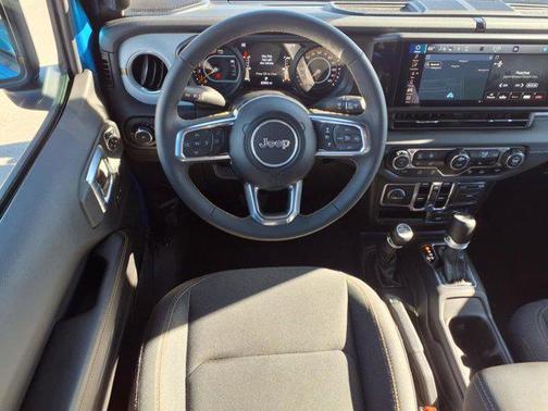 2024 Jeep Wrangler 4-Door Sahara 4x4