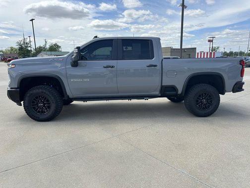 2025 Chevrolet Silverado 2500 4WD Crew Cab Standard Bed ZR2