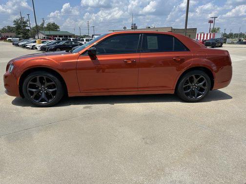2020 Chrysler 300 Touring