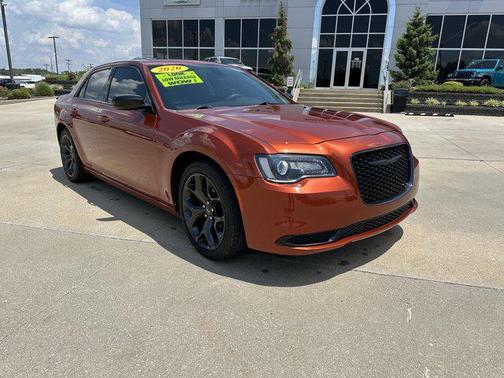 2020 Chrysler 300 Touring