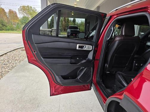 Rapid Red Metallic Tinted Clearcoat 2020 Ford Explorer Platinum