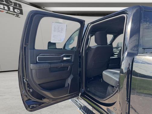 Diamond Black 2024 RAM 2500 Big Horn