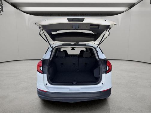 Summit White 2024 GMC Terrain SLE