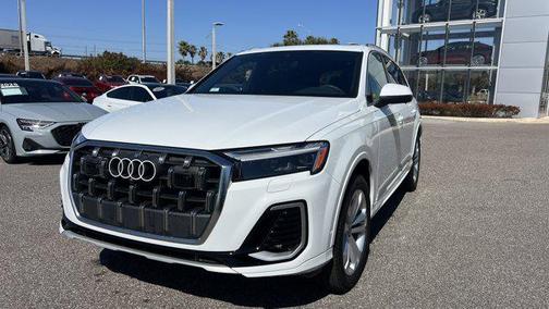 2025 Audi Q7 Premium 55 TFSI quattro Tiptronic