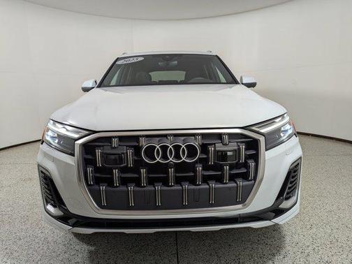 2025 Audi Q7 Premium 55 TFSI quattro Tiptronic