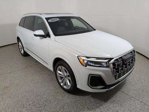 2025 Audi Q7 Premium 55 TFSI quattro Tiptronic