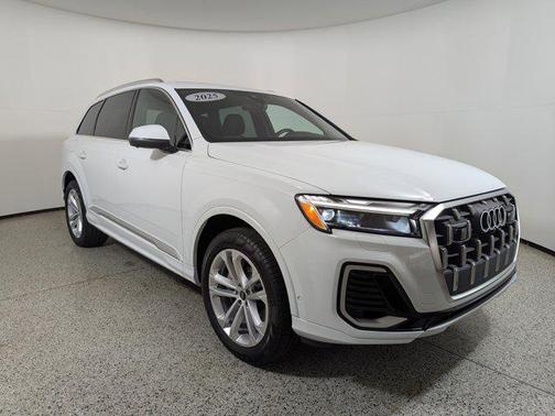 2025 Audi Q7 Premium 55 TFSI quattro Tiptronic