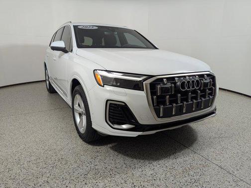 2025 Audi Q7 Premium 45 TFSI quattro Tiptronic
