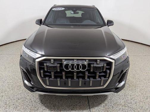 2025 Audi Q7 Premium 45 TFSI quattro Tiptronic