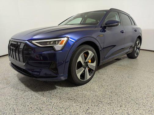 2022 Audi e-tron Premium Plus quattro