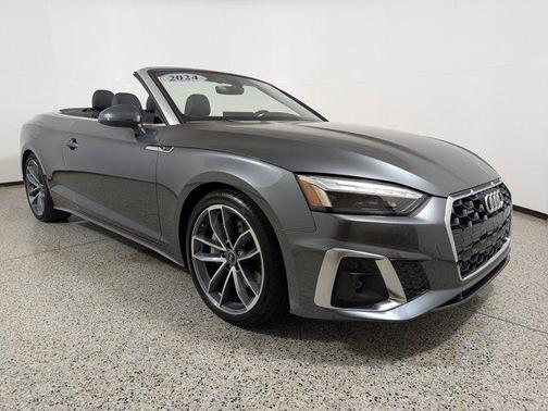 Daytona Gray Pearl Effect/Black Roof 2024 Audi A5 Premium Plus 45 TFSI S line quattro S tronic Convertible