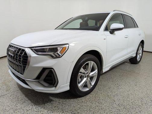 2024 Audi Q3 Premium 45 TFSI S line quattro Tiptronic