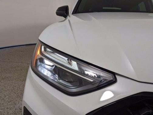 Photo 5 of 26 of 2021 Audi SQ5 3.0T Premium