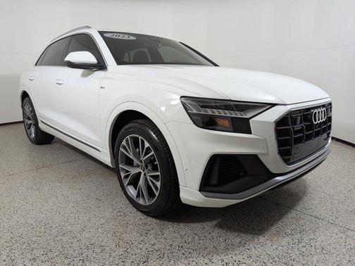 2023 Audi Q8 Premium Plus 55 TFSI quattro Tiptronic
