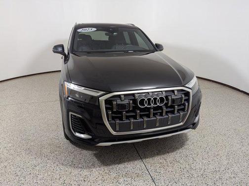 2025 Audi Q7 Premium 45 TFSI quattro Tiptronic
