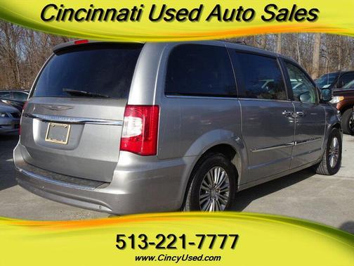 2014 Chrysler Town & Country Touring-L