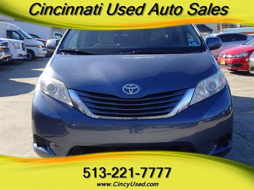 2016 Toyota Sienna LE