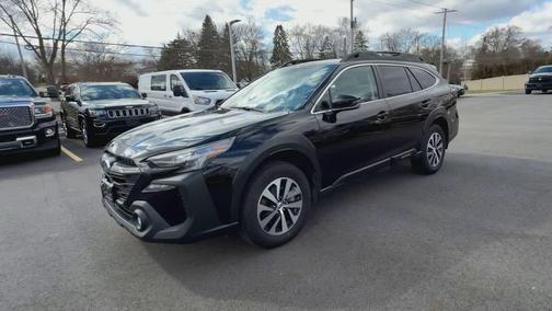 Crystal Black Silica 2025 Subaru Outback Premium