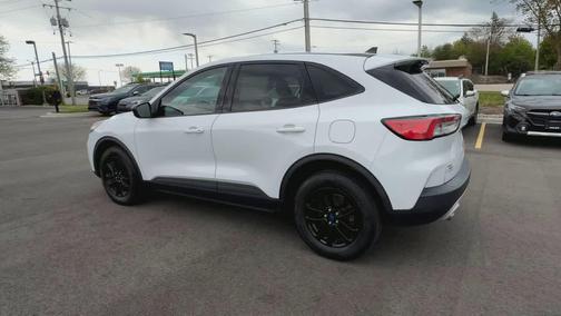 OXFORD WHITE 2020 Ford Escape SE