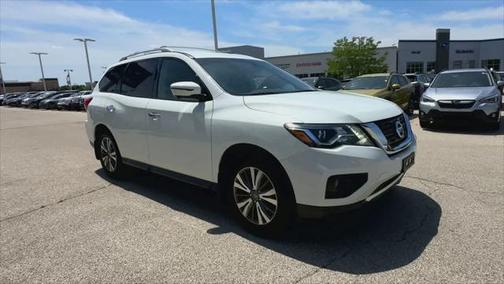 2017 Nissan Pathfinder SL