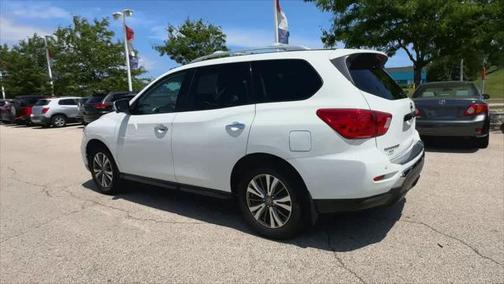 2017 Nissan Pathfinder SL