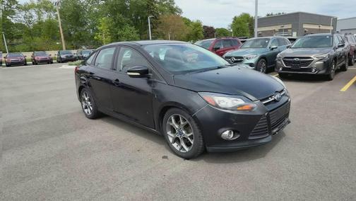 TUXEDO BLACK METALLIC 2013 Ford Focus SE