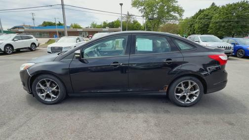 TUXEDO BLACK METALLIC 2013 Ford Focus SE
