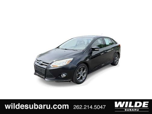 TUXEDO BLACK METALLIC 2013 Ford Focus SE
