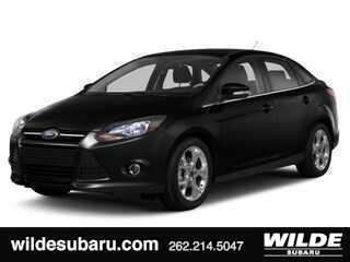 TUXEDO BLACK METALLIC 2013 Ford Focus SE
