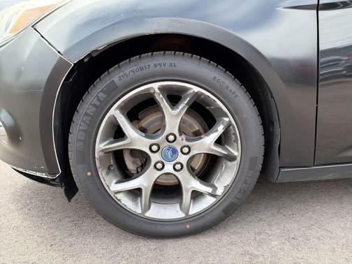 TUXEDO BLACK METALLIC 2013 Ford Focus SE