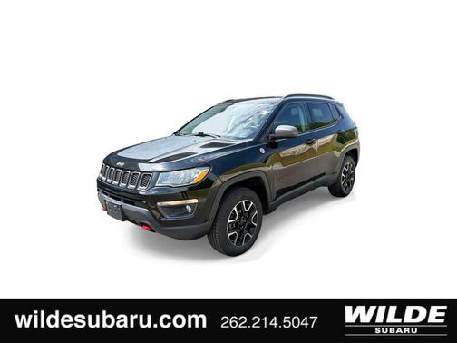 Diamond Black Crystal Pearlcoat 2020 Jeep Compass Trailhawk