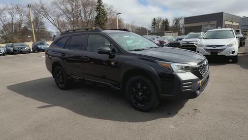 Crystal Black Silica 2022 Subaru Outback Wilderness