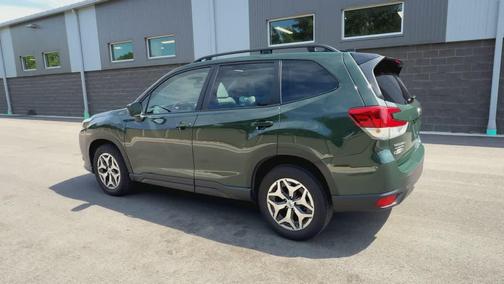 Cascade Green Silica 2024 Subaru Forester Premium