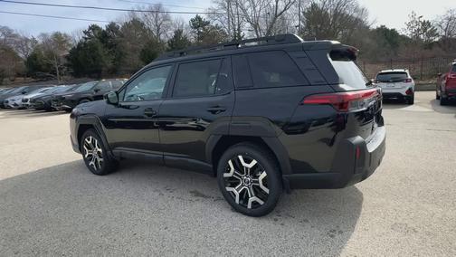 Crystal Black Silica 2026 Subaru Outback Touring XT