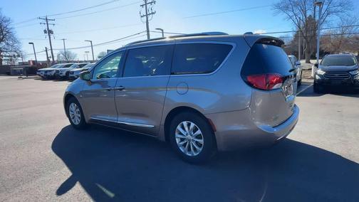 2018 Chrysler Pacifica Touring-L