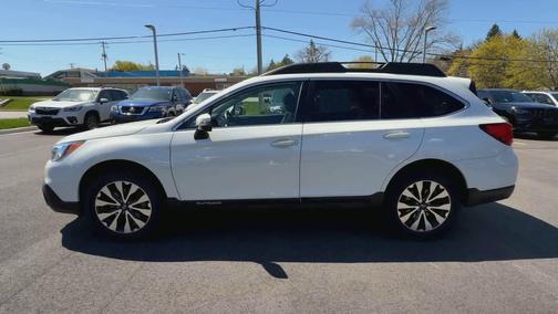 Crystal White Pearl 2017 Subaru Outback 3.6R Limited