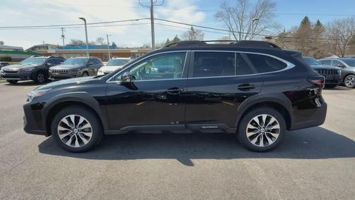 Crystal Black Silica 2025 Subaru Outback Limited