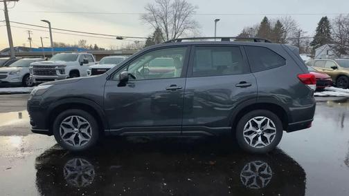 2023 Subaru Forester Premium