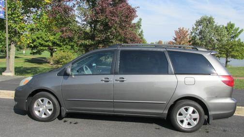 2004 Toyota Sienna XLE
